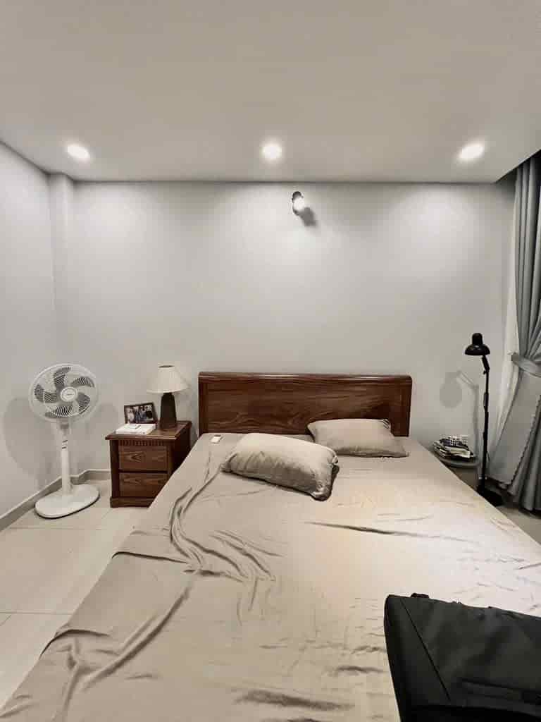 Ở NGAY Bán Nhà 3 Tầng Lung Linh Nguyễn Văn Trỗi, 65m2, 8.3 Tỷ