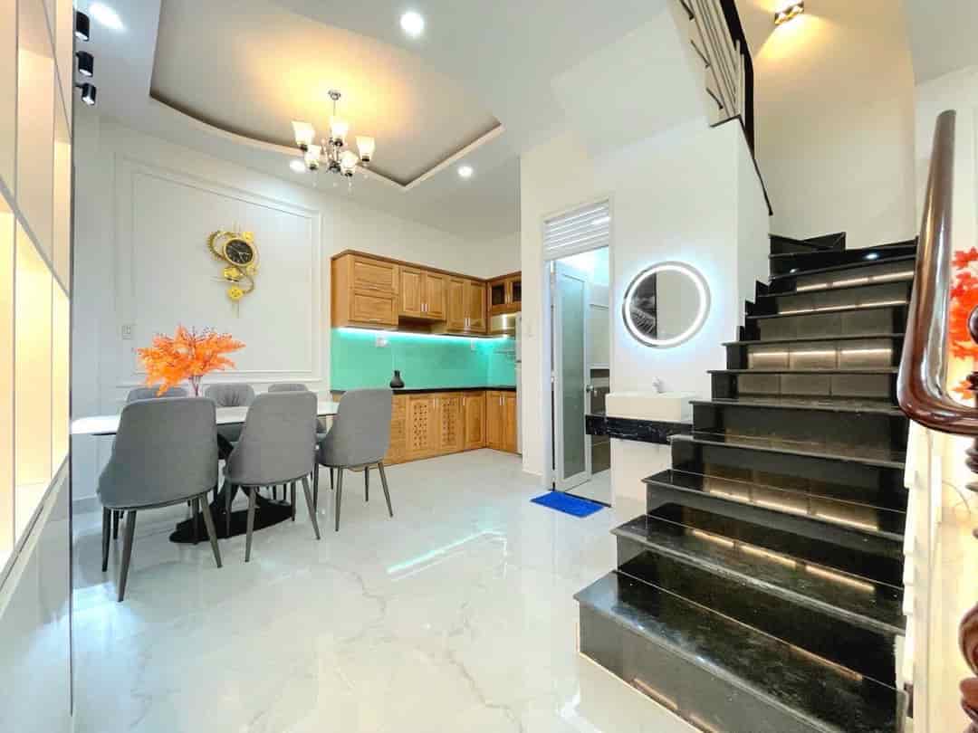 Quận 4 nhà 45m2 2tỷ350 Đoàn Văn Bơ P14. Sổ hồng riêng chính chủ
