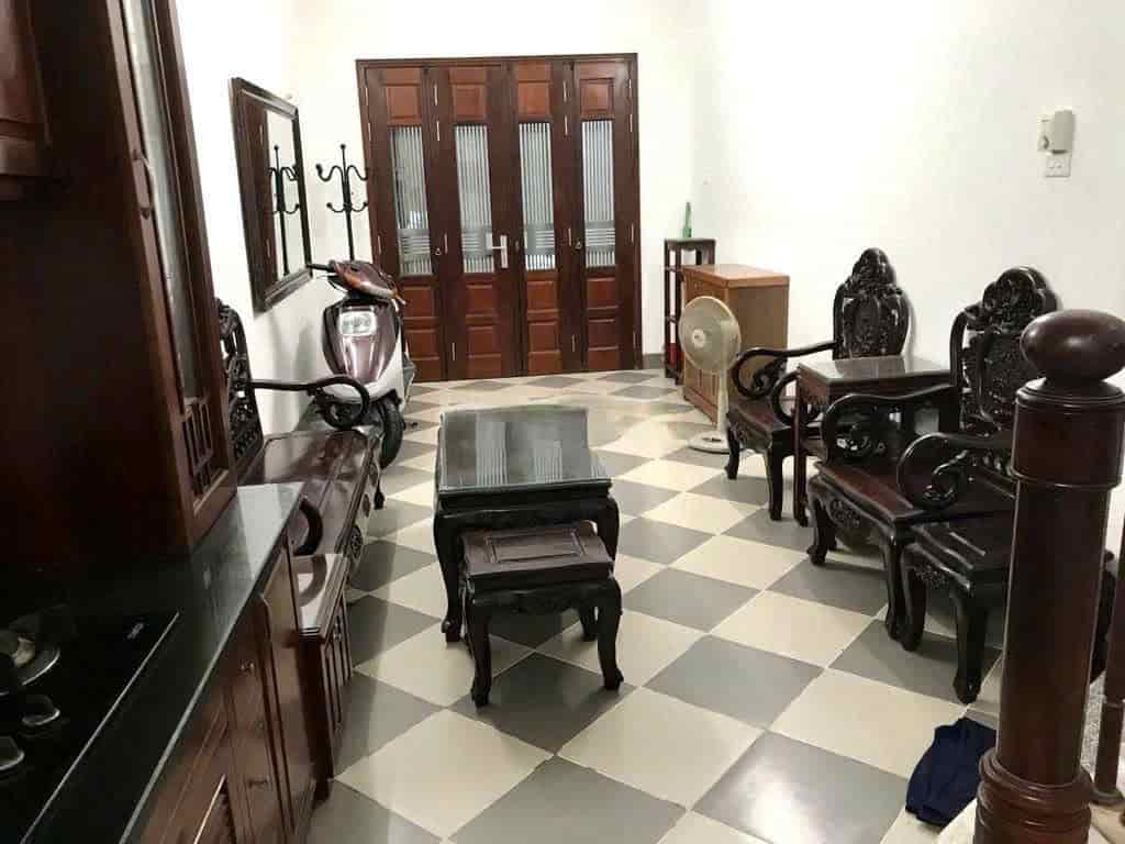 Cho thuê nhà ngõ 26 Trần Thái Tông, Cầu Giấy 35m x 4T, giá 16tr, nhà sơn mới, full đồ