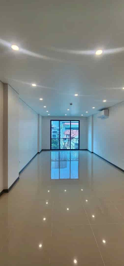 Cho thuê tòa nhà xây mới, thang máy, PCCC 55m x 8T Mạc Thái Tổ, Cầu Giấy giá 60tr