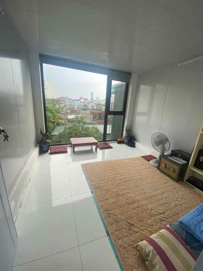 Cho thuê nhà mặt phố Đê La Thành Đống Đa 20m x 5T, 1 tầng hầm giá 25tr, KD số 1