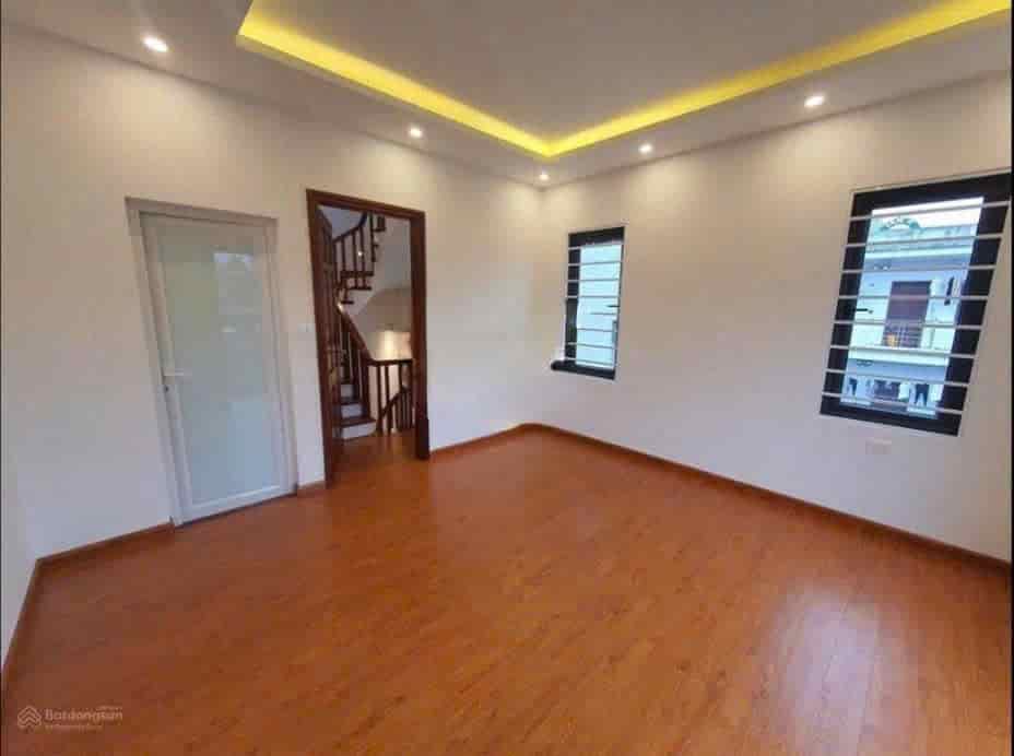 Cho Thuê nhà ngõ 5 dốc Thọ Lão, Hai Bà Trưng 30m x 4T, 4 ngủ, giá 12 triệu, 50m ra ô tô