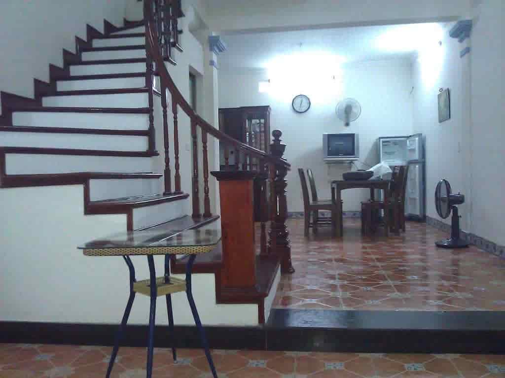 Cho thuê nhà riêng 50 ngõ Gốc Đề Hai Bà Trưng 50m x 4T, 4 ngủ giá 16tr, ở GĐ, nhóm 8NG