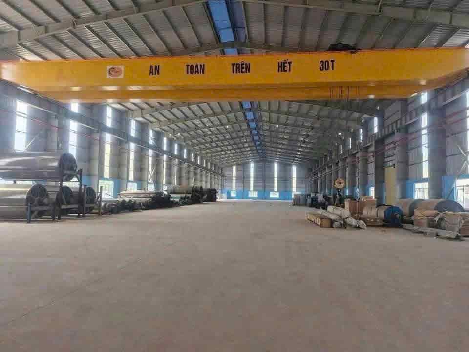 CHO THUÊ NHÀ XƯỞNG 3.200M² CÓ CẨU TRỤC TÂN UYÊN, BÌNH DƯƠNG | PHÁP LÝ ĐẦY ĐỦ – PHÙ HỢP NGÀNH CƠ KHÍ, MÁY MÓC