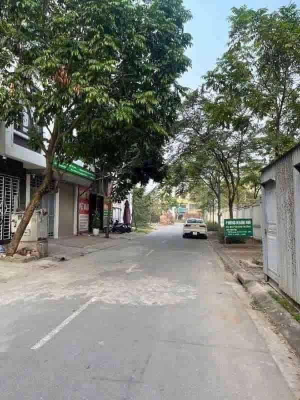 Nhà đẹp thang máy, ô tô chạy qua, Ngọc Hồi, Thanh Trì 13.5 tỷ
