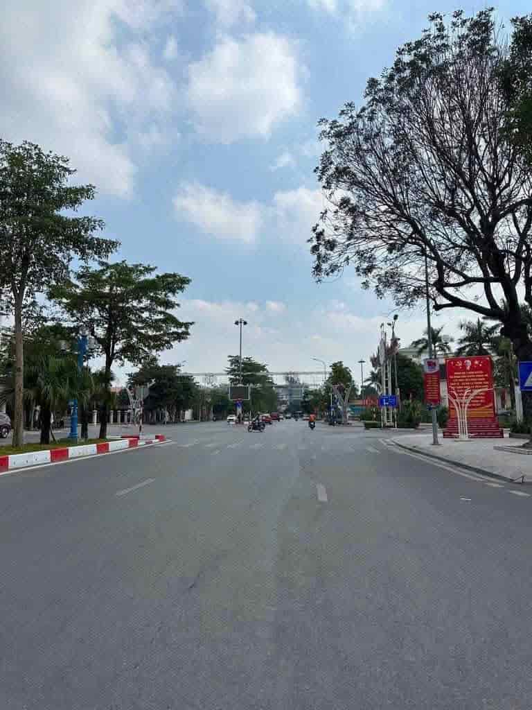 Bán nhà trung tâm Thanh Trì 40 5 3.7 7.2 tỷ