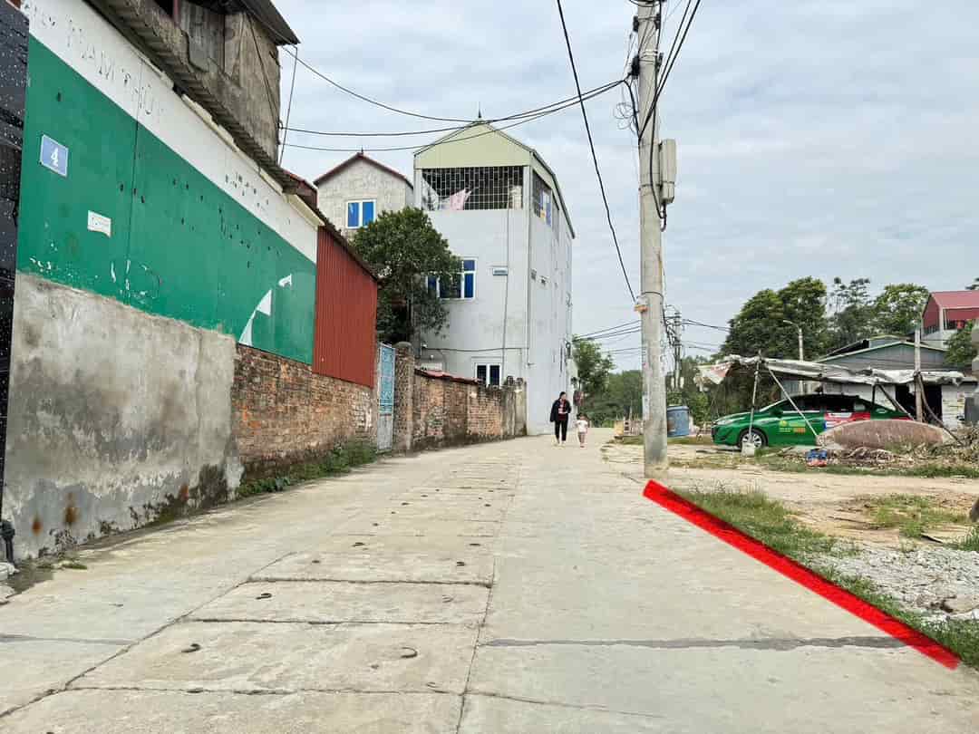 Bán đất tổ 11, Quang Minh, Mê Linh, HN. Lô góc, trục chính làng kinh doanh. DT 40m, giá 2,15 tỷ.