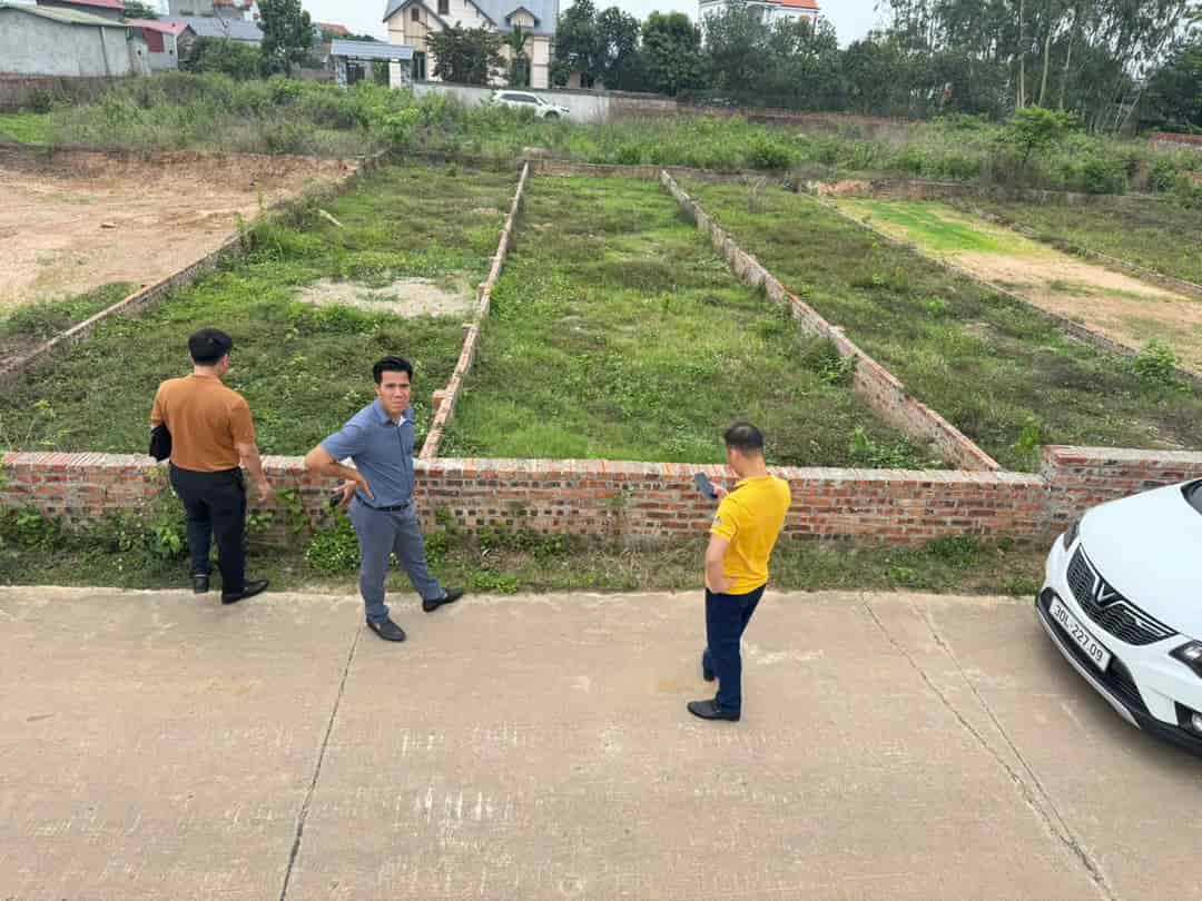 Bán đất Minh Trí, Sóc Sơn, HN. Đường thông, oto đỗ. DT 110m, giá 2,4 tỷ