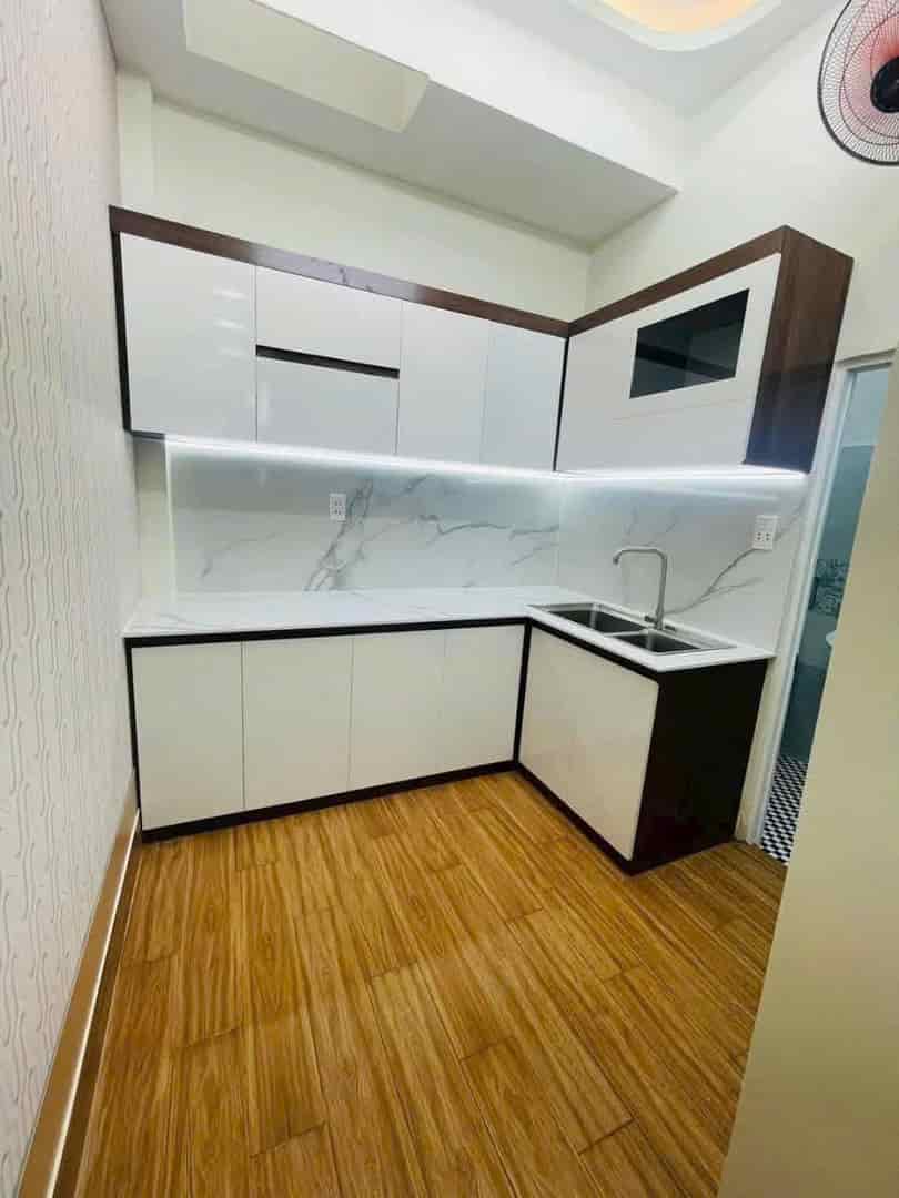 Nhà đẹp sang trọng với thiết kế hiện đại 3PN gần chợ hóc môn