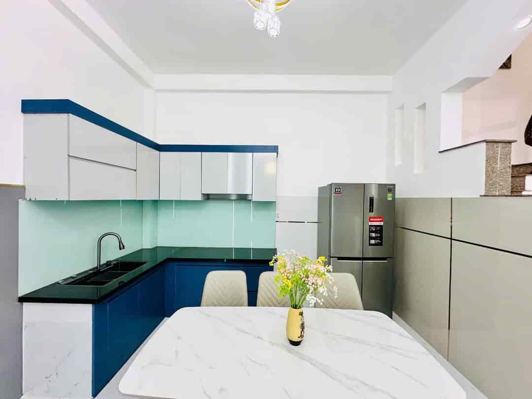 Nhà 1 trệt 2 lầu ST sang trọng và đẳng cấp full nội thất cao cấp nguyễn ảnh thủ q12