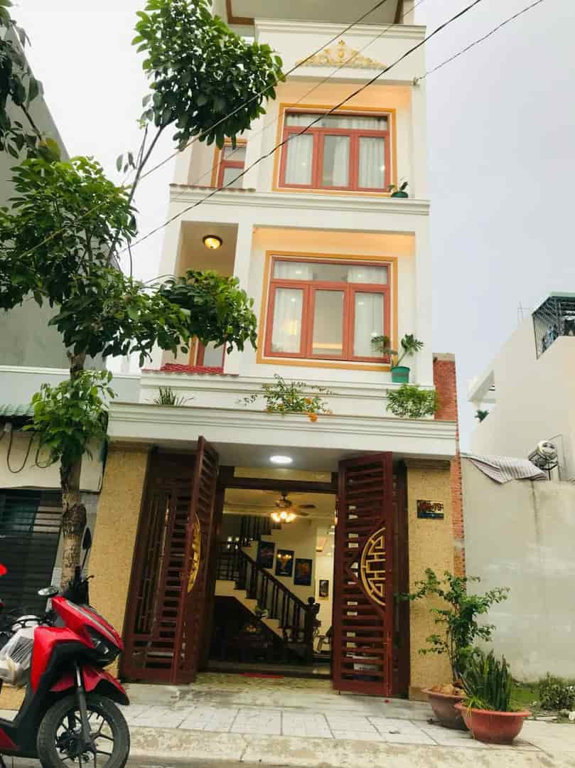 Nhà đẹp 1 trệt 3 lầu chỉ 2 tỷ trong KDC cát tường phú sinh đức hòa long an