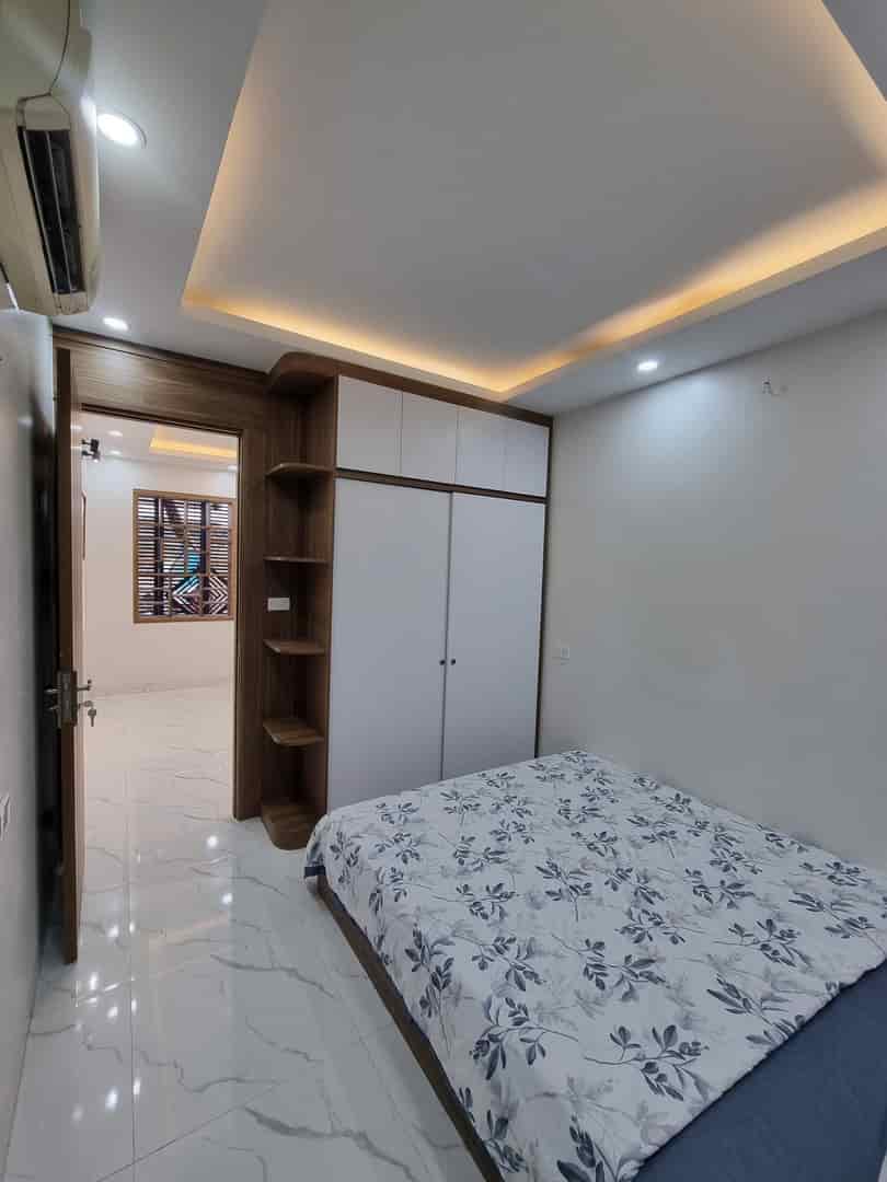 Bán căn hộ tập thể Giải Phóng, Đống Đa, căn góc, ô tô đỗ cửa, nhà đẹp ở luôn