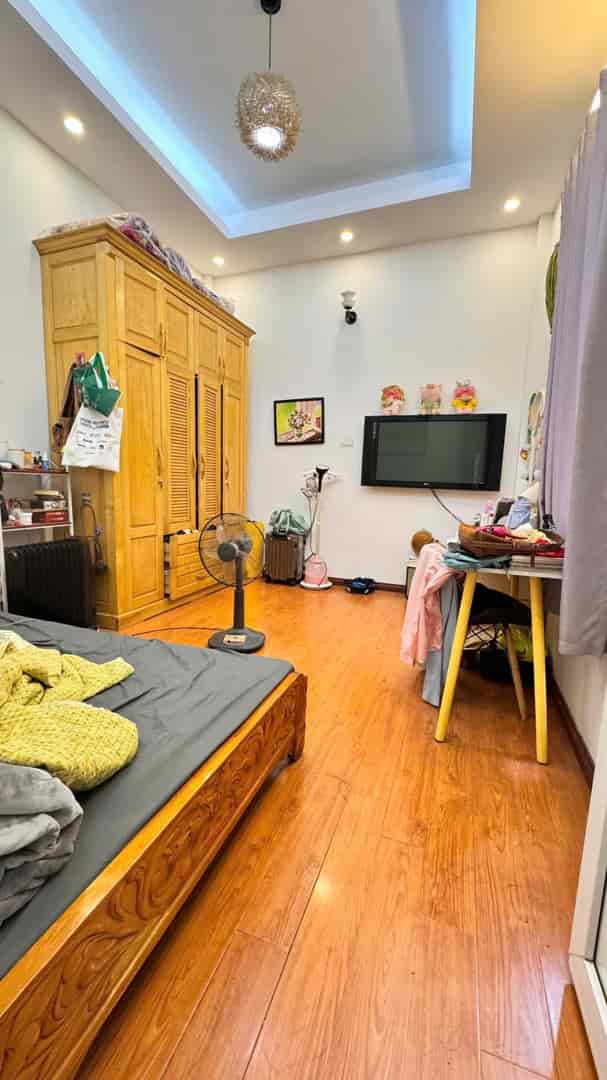 Bán nhà phố Hồ Đắc Di, Đống Đa, nhà đẹp dân xây, diện tích rộng, ô tô tránh đỗ