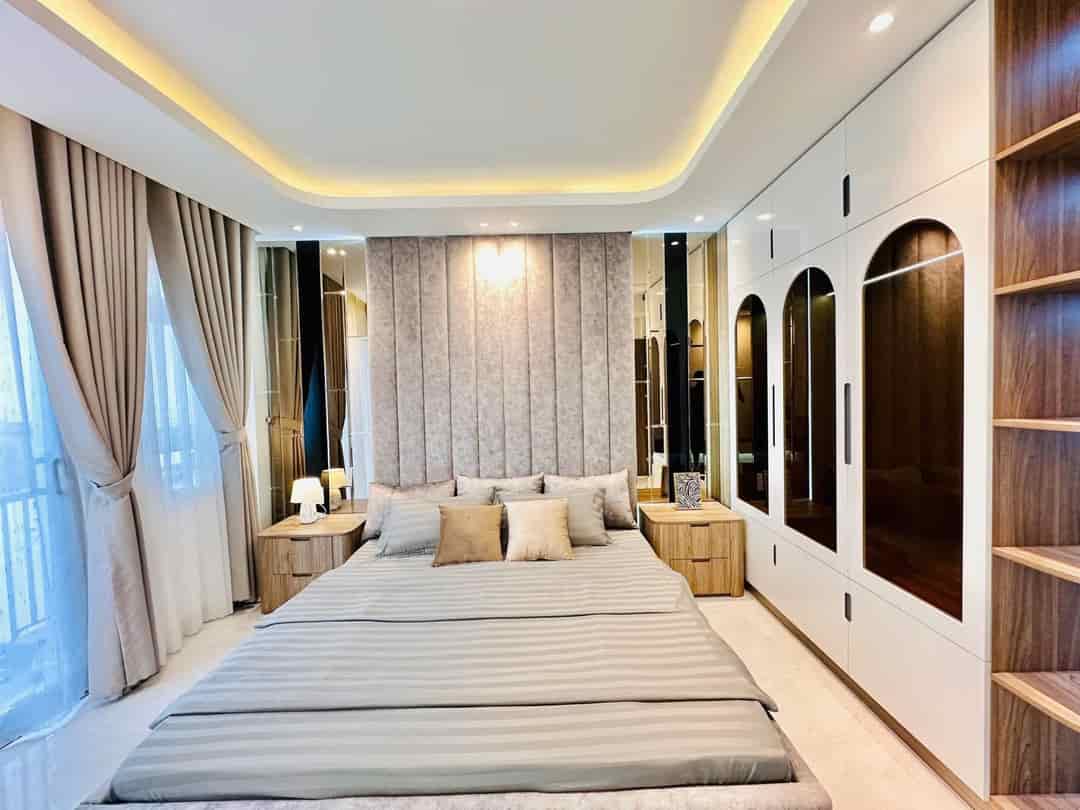 Nhà 42m2 xây 4 tầng Nguyễn Thiện Thuật, Q3 giá 3tỷ100, gần ngã Sáu Cộng Hoà, hẻm 6m, sổ riêng