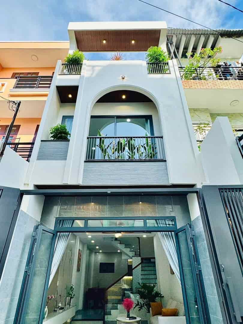Chính chủ bán nhà 44m2 xây 3 tầng Lạc Long Quân,Tân Bình giá 2tỷ990.Gần chợ Tân Bình.Hẻm 5m.Sổ sẵn