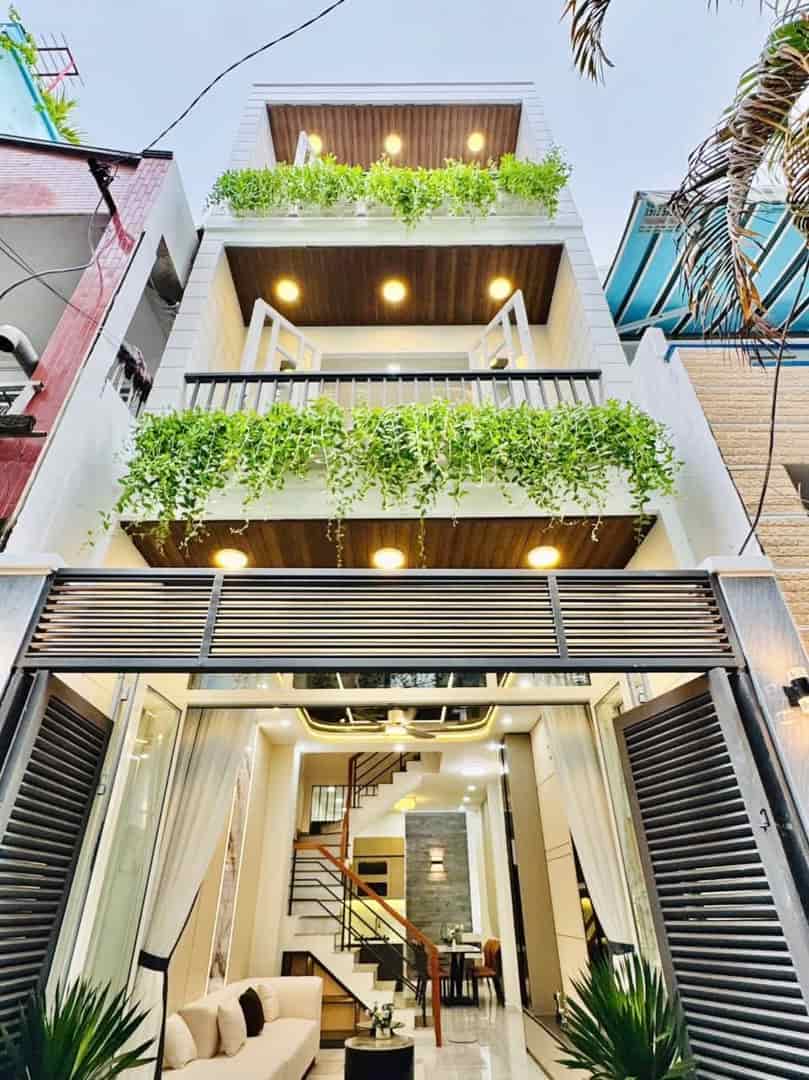 Bán nhà 45m2 xây 3 tầng đường Đoàn Văn Bơ, Q4 giá 3tỷ030, Gần chợ 200, Hẻm 5m, Sổ chính chủ
