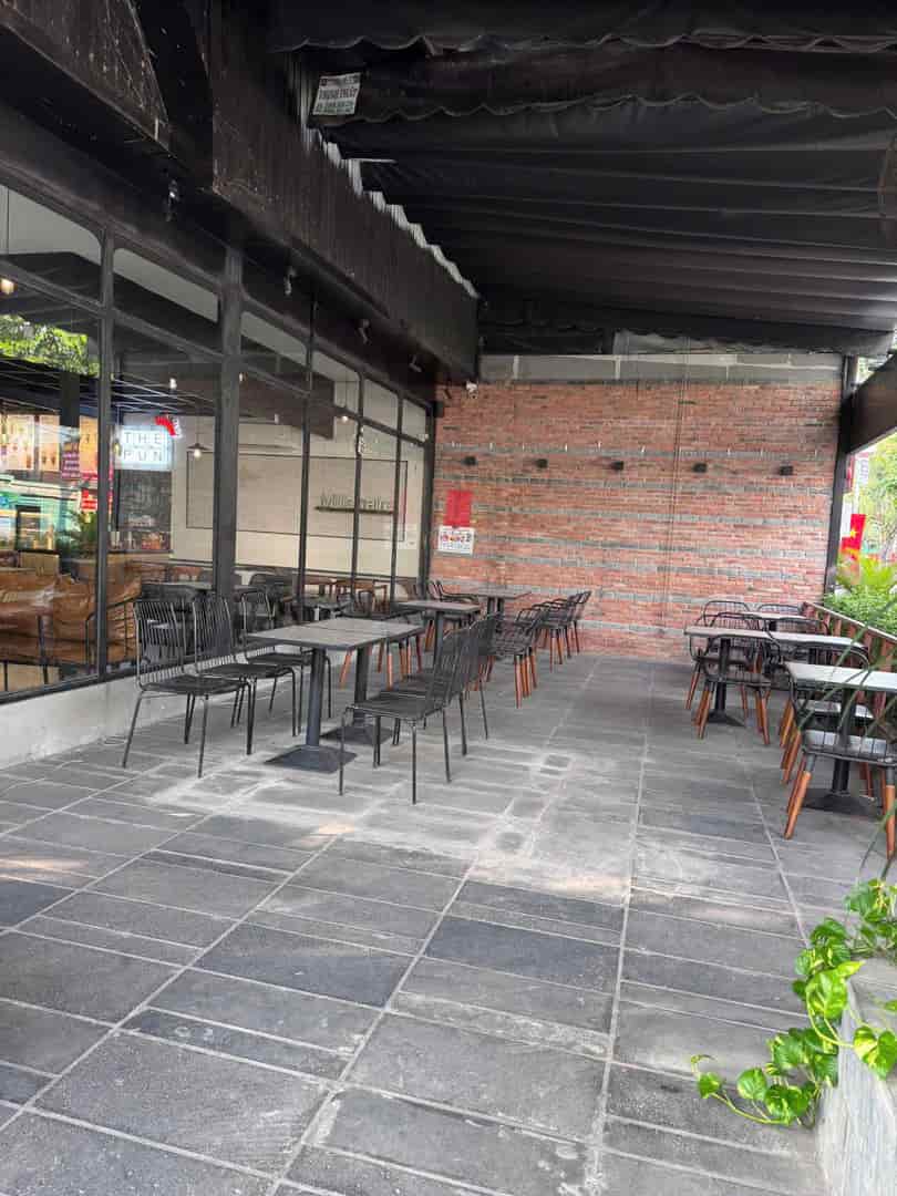 Sang Quán 2 Mặt Tiền, Mặt Bằng Đẹp Tại Thủ Dầu Một, Diện Tích 220m²