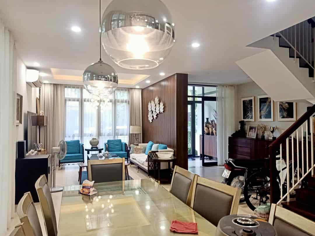 BIỆT THỰ MẶT HỒ VINHOMES THĂNG LONG – KHÔNG GIAN SỐNG ĐẲNG CẤP & GẦN GŨI THIÊN NHIÊN