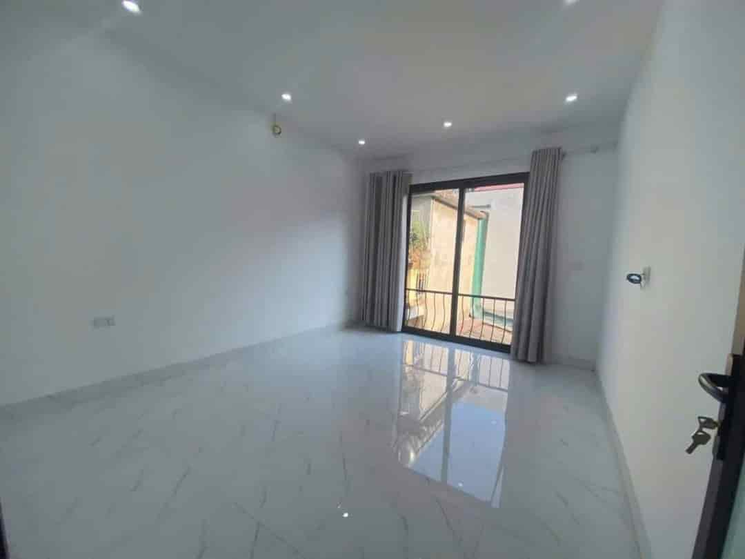 Bán Nhà Phân Lô Ô Tô Phố Hoàng Văn Thái, 46m², Mặt Tiền 5m, Giá Chỉ 8.5 tỷ.