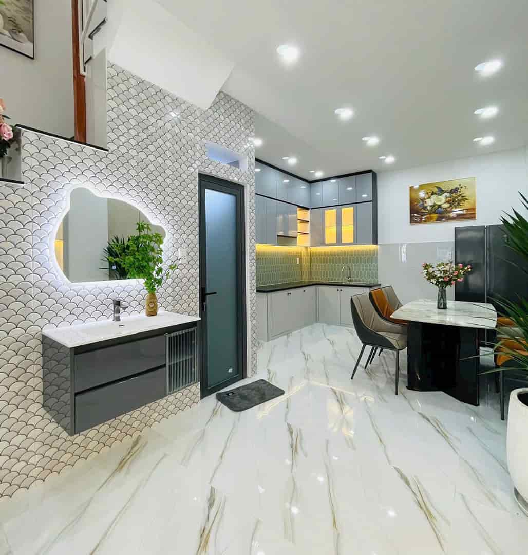 Về quê ở bán nhanh căn 42,7m2 giá 1 tỷ 770 triệu đường Đinh Bộ Lĩnh, phường 1, Bình Thạnh.