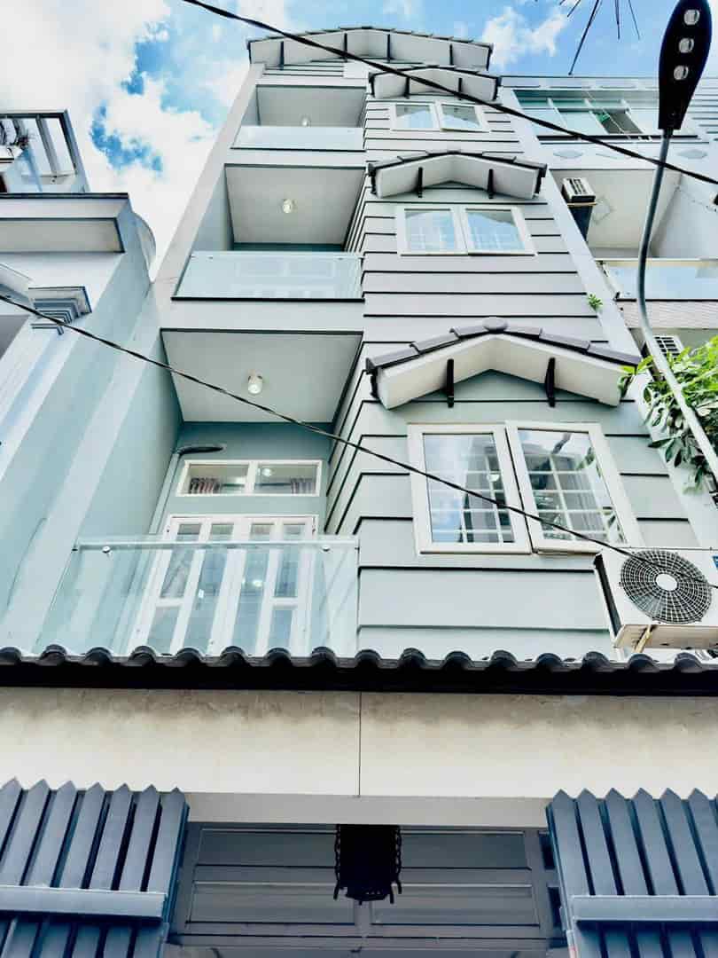 Duy nhất căn 40,7m2 giá 2 tỷ 250 triệu đường Lê Hồng Phong, P2, Quận 5, sổ hồng riêng.