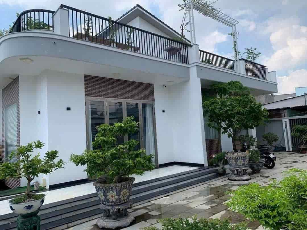 CHỦ CẦN BÁN GẤP BIỆT THỰ VƯỜN, HÓC MÔN, ĐƯỜNG XE TẢI TỚI TẬN NHÀ