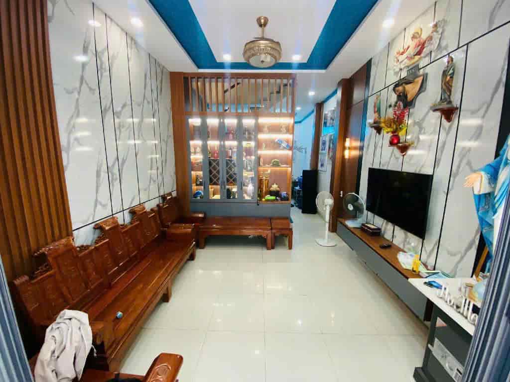 Nhà đẹp 4 tầng, ngay Liên Phường, phân lô, xe hơi tránh, 60m2, 4PN, nhỉnh 5 tỷ