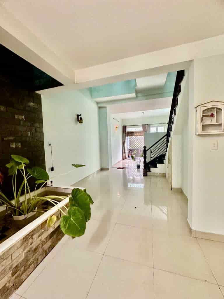 Nhà 4 tầng, 64m2, mt hẻm ô tô 6m, Đình Phong Phú, nhỉnh 5 tỷ