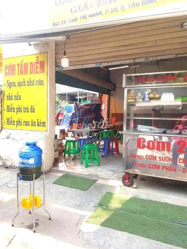 Cho thuê mặt bằng bán chè, nước giải khát, sinh tố, nước ép, rau má – vị trí đẹp, giá rẻ tại Phường 10