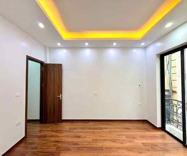 Nhà mặt ngõ Đường Láng - 52m², 2 thoáng, ô tô kinh doanh - Giá chỉ 13.8 tỷ!