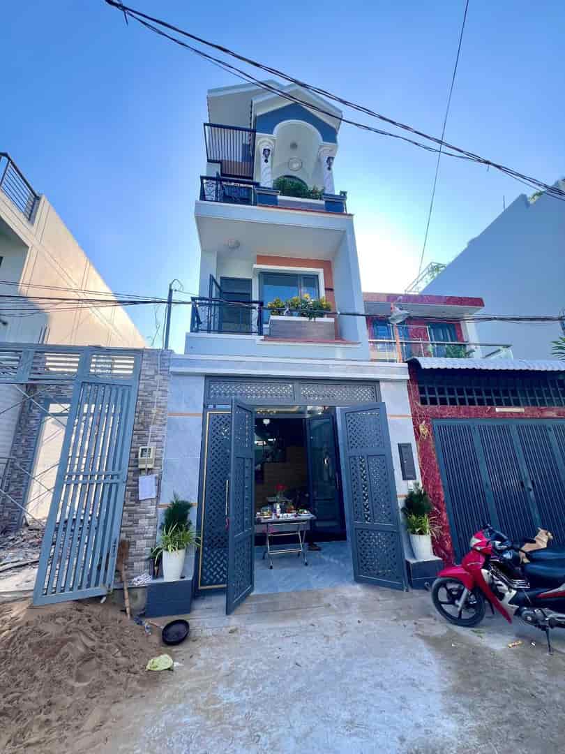 BÁN NHÀ HẺM XE HƠI 5m - 60.4m2 (4 x 15), 3 TẦNG, 4PN, LÒ LU, TRƯỜNG THẠNH, QUẬN 9
