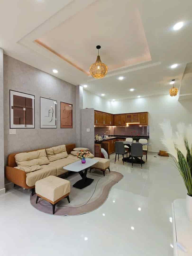 Bán 1ty830 MT Hoà Hưng Quận 10 SHR DT 70m2