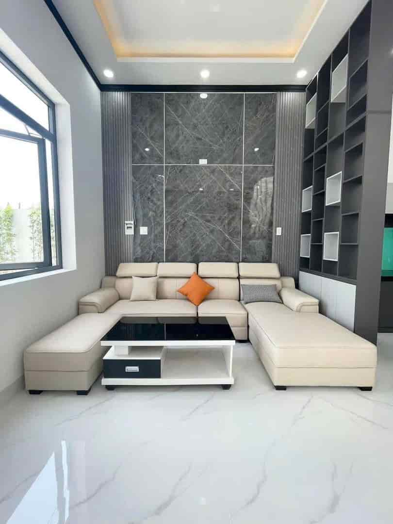 Bán nhà MT 1ty890 DT 72m2 Tân Vĩnh, phường 6, quận 4, đang có hđ cho thuê 22tr/tháng