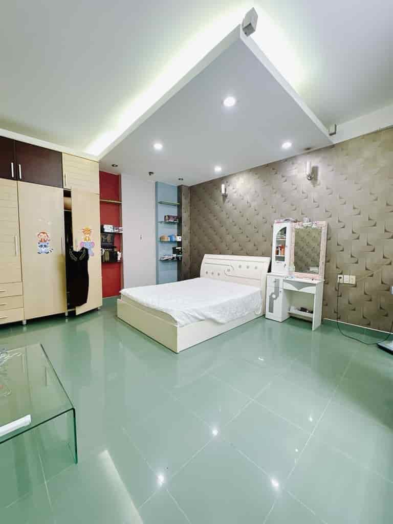 BÁN GẤP KHÁCH SẠN 9 TẦNG, 1000M2 NGAY DƯỜNG NGUYỄN VĂN QUÁ