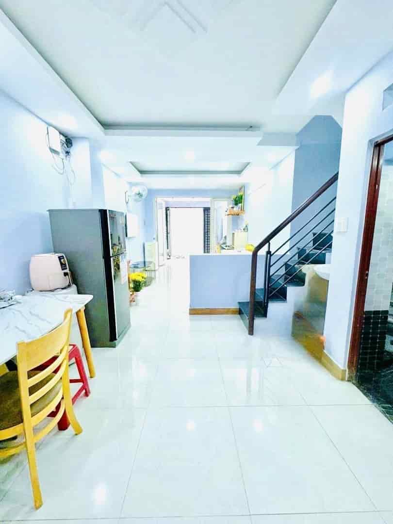 CHÍNH CHỦ CẦN BÁN GẤP NHÀ 4 TẦNG NGAY EMART 2, GÒ VAP -6 PHÒNG, DÒNG TIỀN 20triệu/tháng, HẺM XE HƠI- CHỈ 5.98