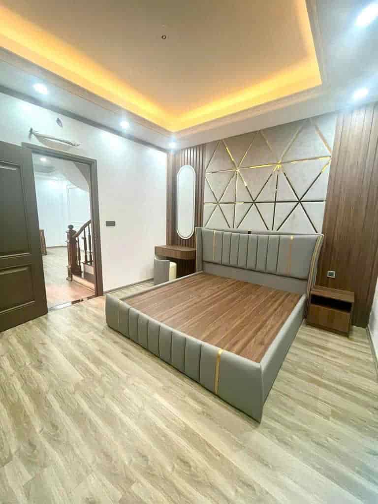 Bán Nhà Quan Nhân, 50m2, Ngõ Thông, Gần Hồ, Công Viên, Giá Chỉ 7.1 Tỷ