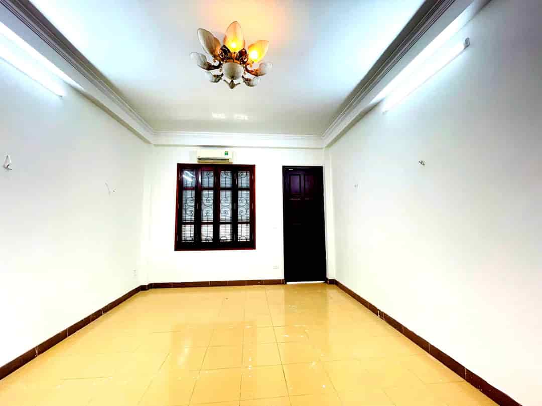 Nhà Trần Duy Hưng View hồ Trung Kính, ô tô vào nhà DT90m2 giá chỉ 27tỷ.