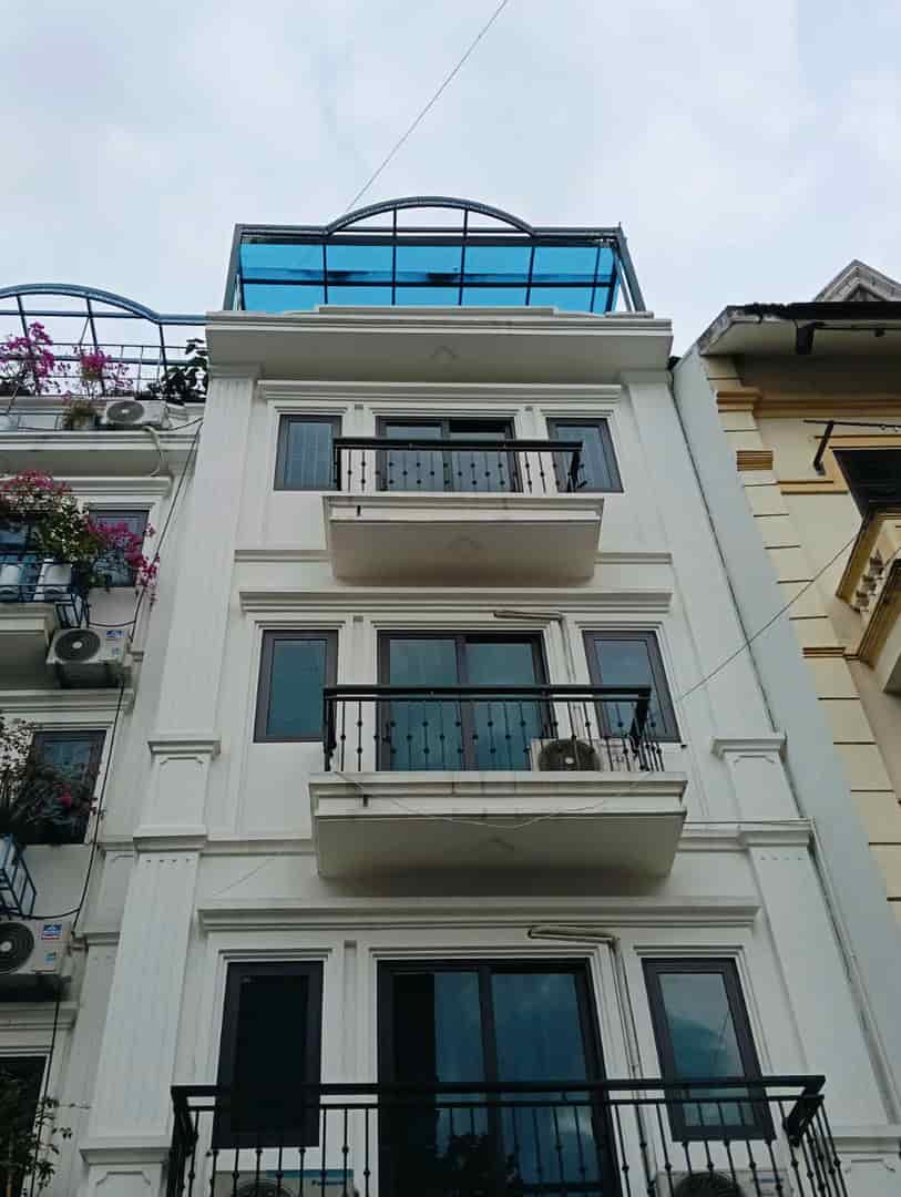 Nhà đẹp Đàm Quang Trung, Long Biên 40m2, siêu thoáng, gần ô tô tránh, tiện ích, giá nhỉnh 5 tỷ