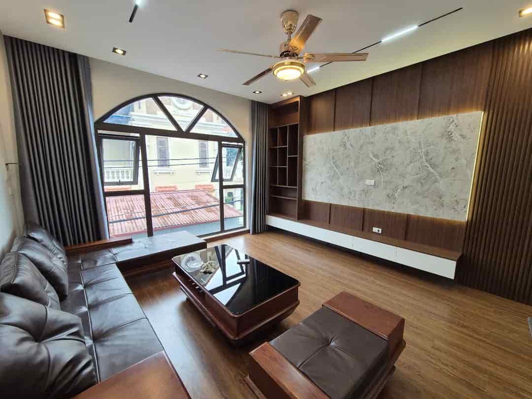 BÁN NHÀ ĐẸP PHỐ TRẠM 38M2 NHỈNH 6 TỶ, NGÕ NÔNG, GẦN PHỐ, Ở SƯỚNG