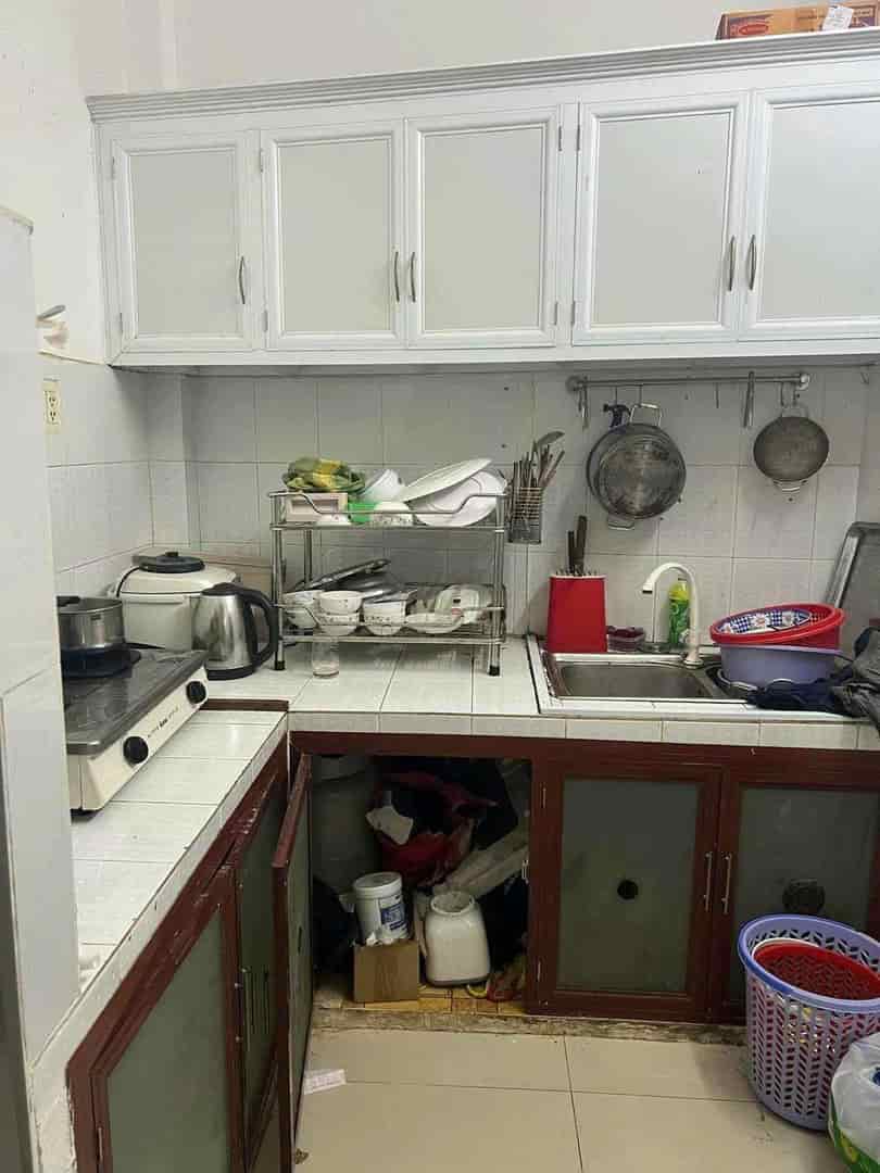 Chủ cần bán gấp 2ty690 còn TL nhà đường Thành Thái P14 Q10 1 trệt 2 lầu 3PN 3WC SHR sẵn NT
