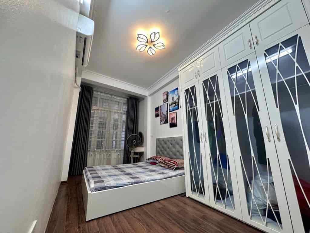 Nhà BA ĐÌNH 30m2 x 5 tầng - Căn góc - Ngõ rộng thoáng