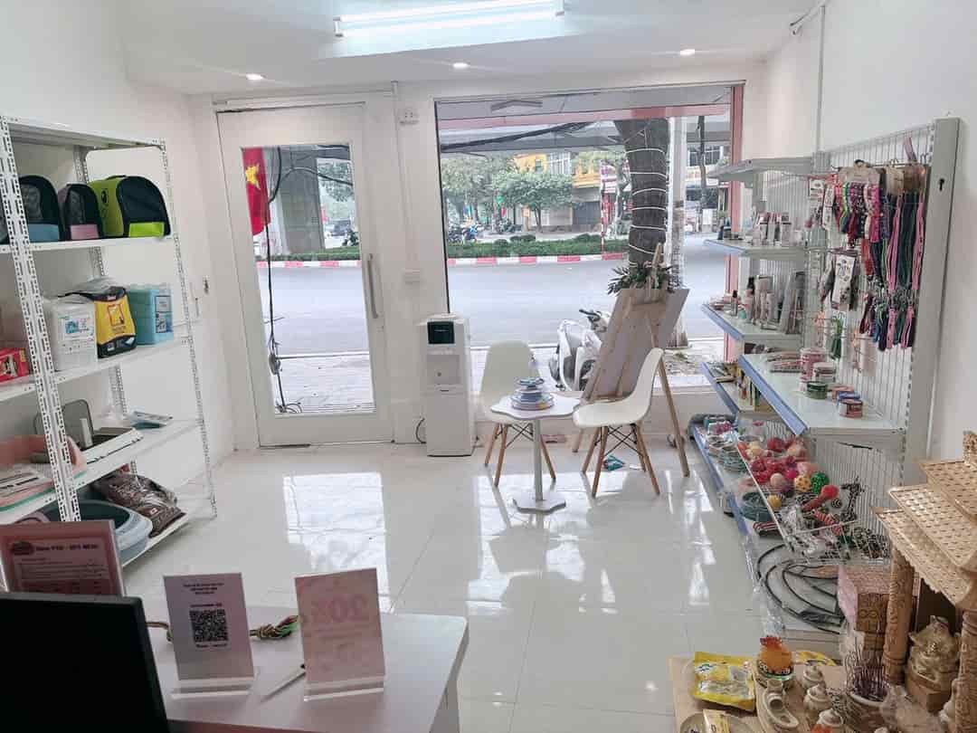 Cho thuê cả nhà mặt phố số 143 Nguyễn Chí Thanh, Láng Hạ, Đống Đa, Hà Nội