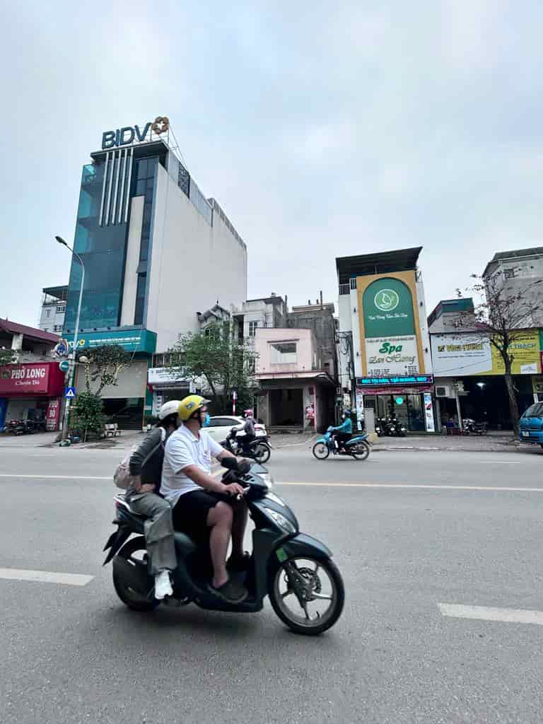 Bán nhà 2 tầng ở ngay trung tâm thị trấn Trâu Quỳ, khu giãn dân tái định cư 7.2ha