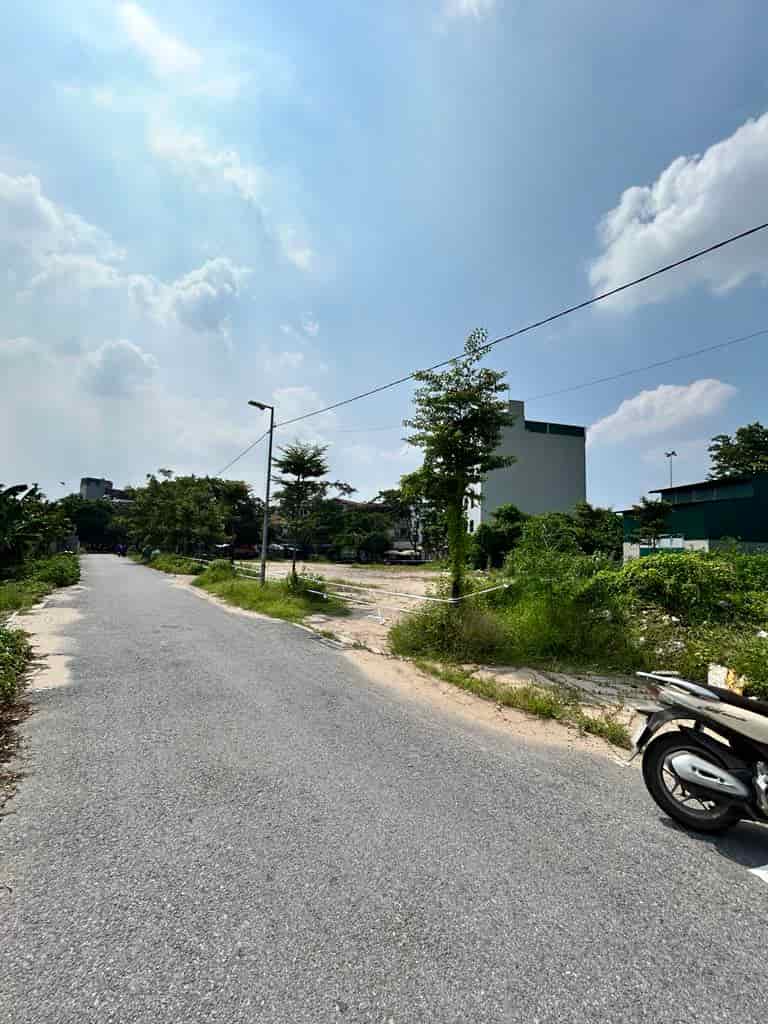 Đón sóng phường Gia Lâm, bán đất đấu giá thôn Cam/Cổ Bi 114m2 2 mặt đường(đầu tư)