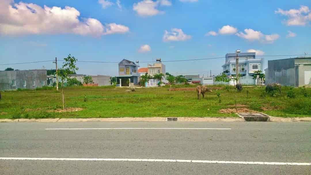 ĐÁO HẠN NGÂN HÀNG BÁN 20x45= 900M2 ĐẤT CÓ SẴN THỔ CƯ GẦN QUỐC LỘ SÁT CHỢ, TRƯỜNG HỌC, DÂN ĐÔNG. GIÁ 450TR