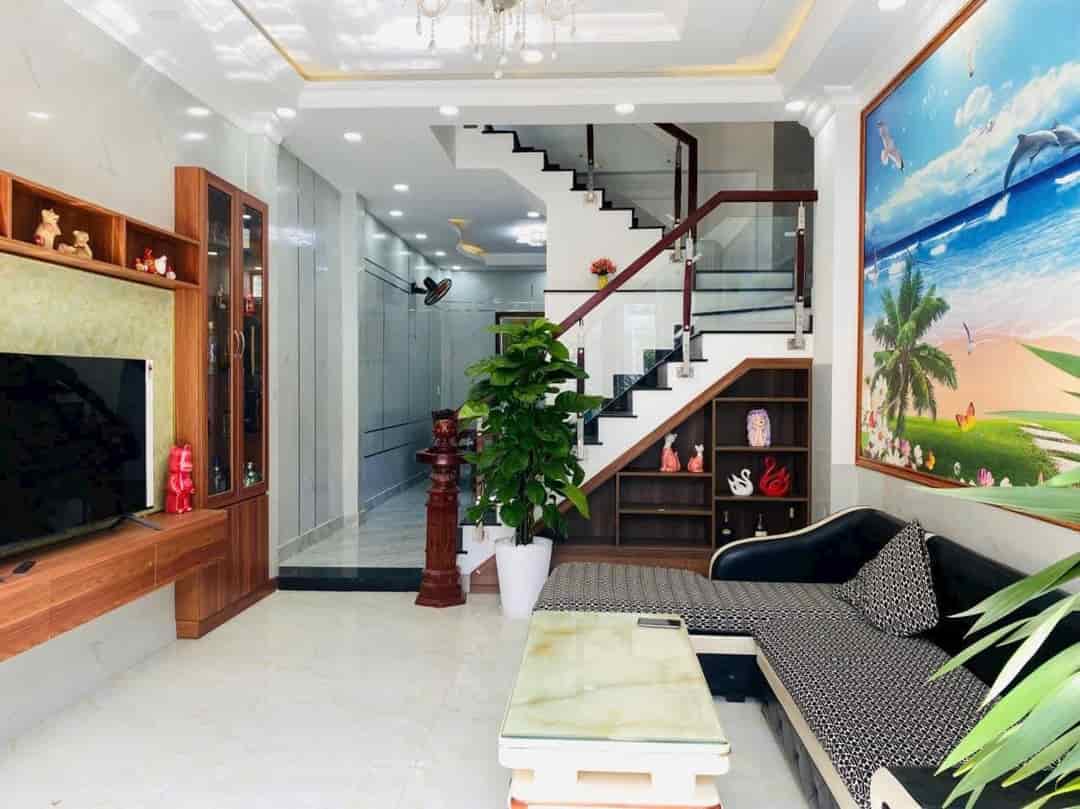 Bán gấp nhà Q3! 60m2 Lê Văn Sỹ Giá 3 tỷ 288, Hẻm thông, không lộ giới, SHR