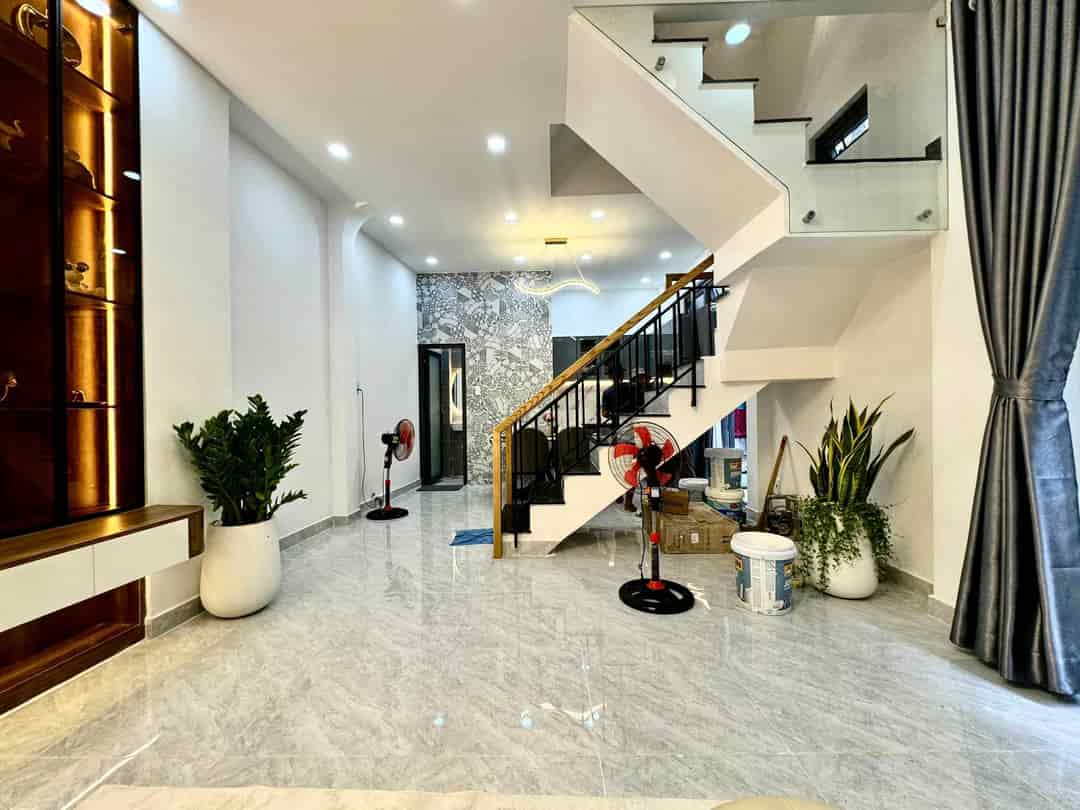 2 Tỷ 320 đường Thích Quảng Đức, sẵn HĐ cho thuê 20tr/tháng