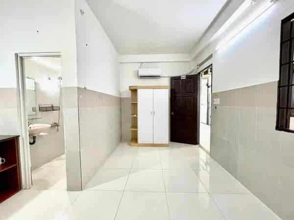 Siêu phẩm CHDV - sát bên Q1 - 52m2 - 4 tầng - DT lên đến 30 tr/ tháng - sổ A4 - Chỉ 6.x