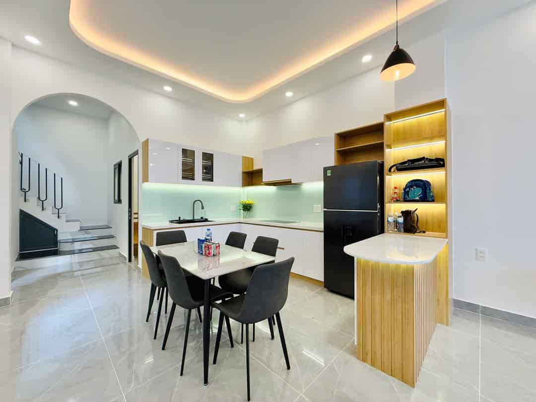 Bán nhà 2 tầng HXH Phan Huy Ích, P14, DT 102.5 m2 chỉ hơn 7 tỷ