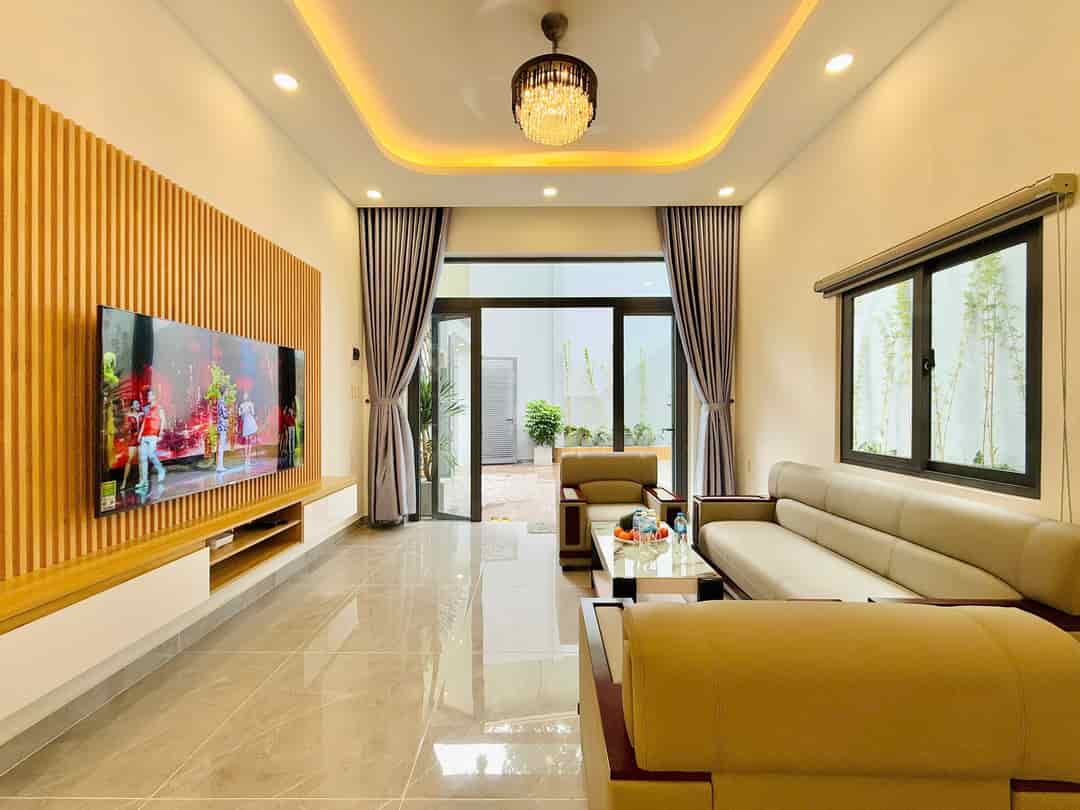 Bán nhà 2 tầng HXH Phan Huy Ích, P14, DT 102.5 m2 chỉ hơn 7 tỷ
